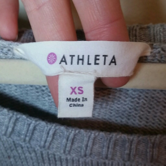 ***SOLD***Athleta grey wool crop sweater size xs - Picture 4 of 5